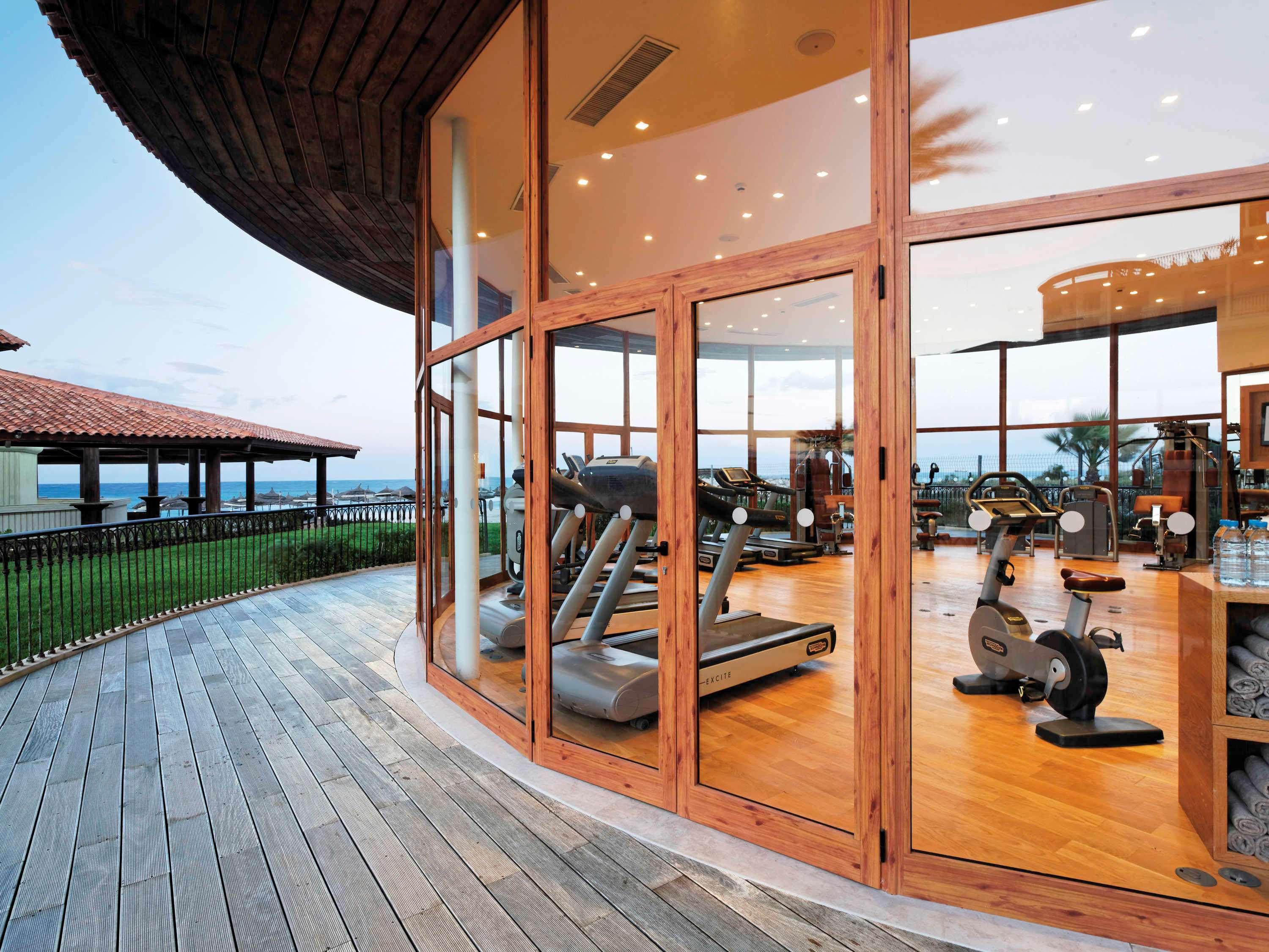 Hotel Moevenpick & Marine 5*