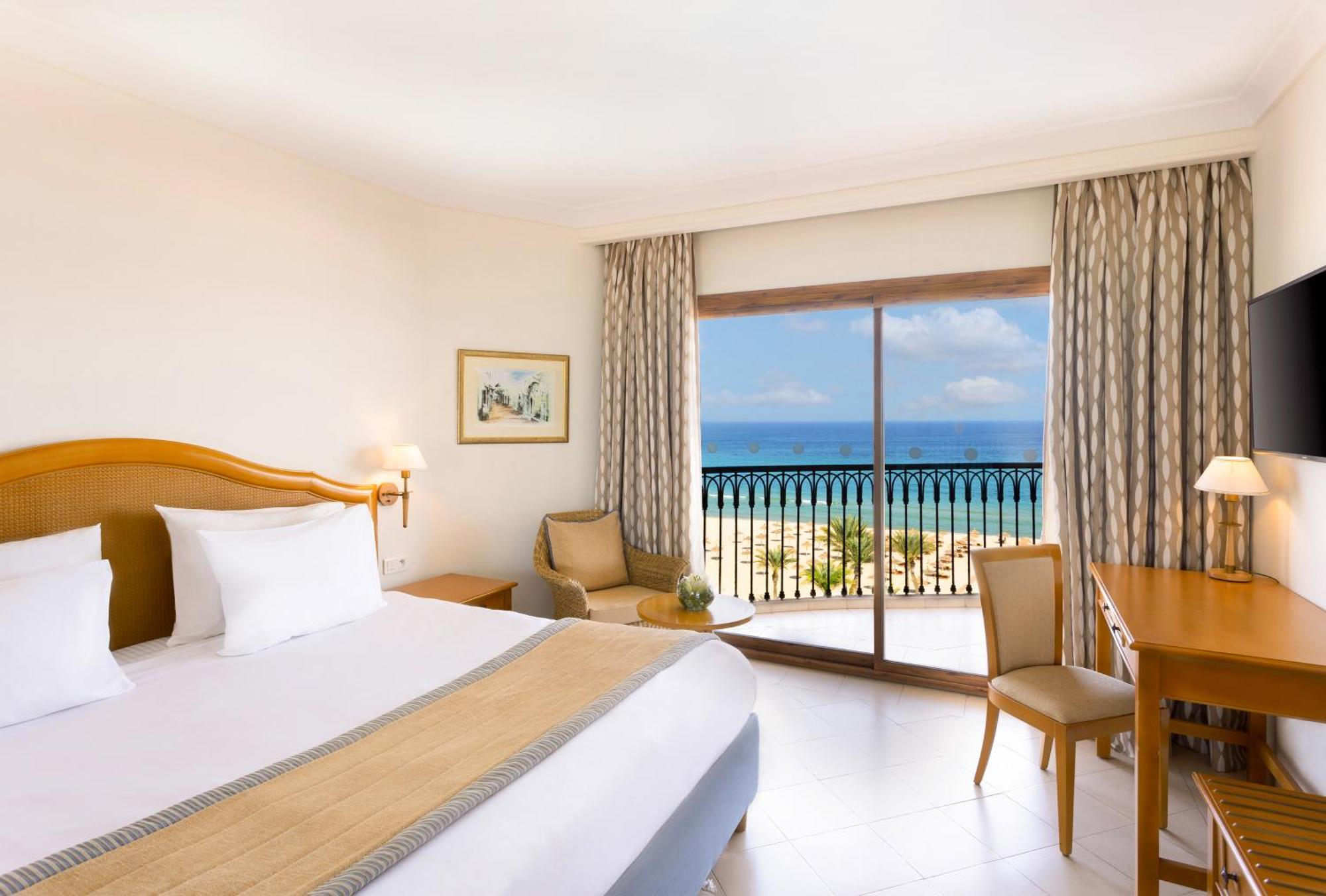 Hotel Moevenpick & Marine 5*